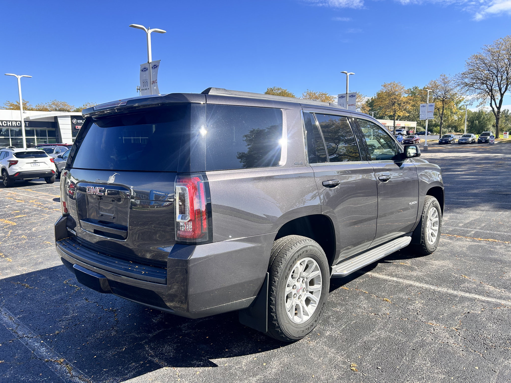Used 2015 GMC Yukon SLE w/ Convenience Package AWD/4WD image 5