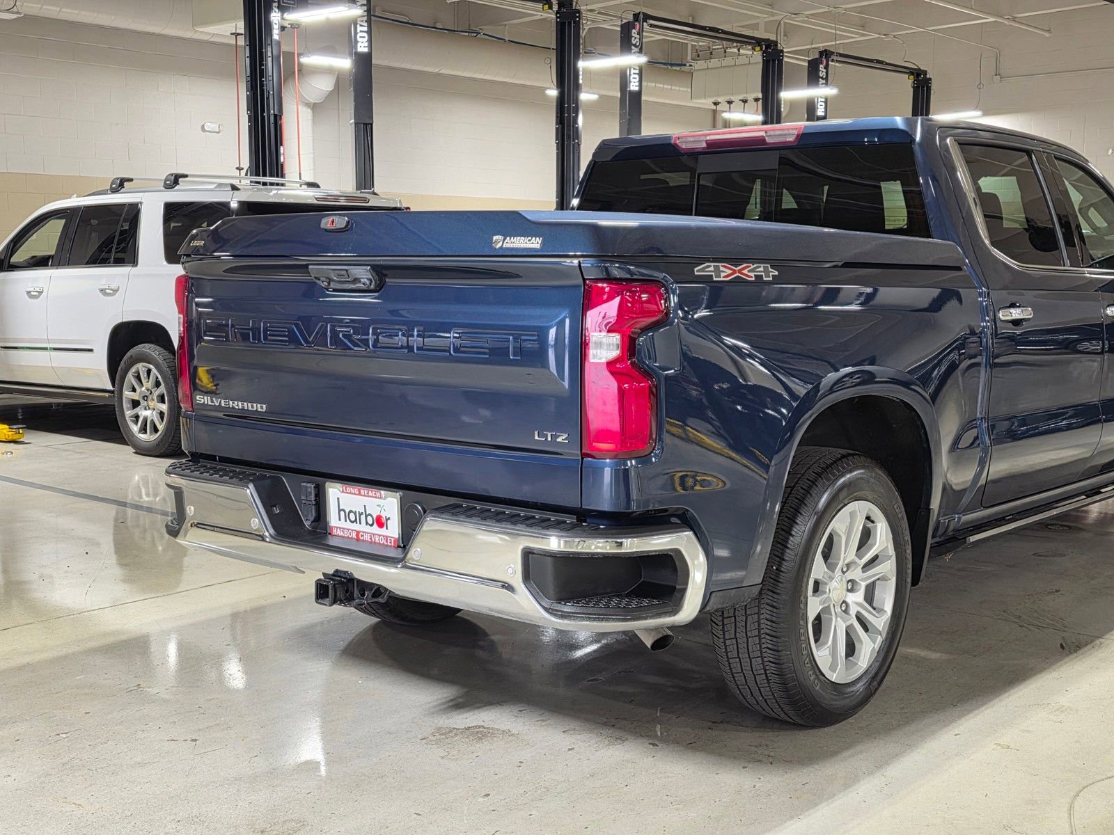 Used 2022 Chevrolet Silverado 1500 LTZ w/ LTZ Convenience Package II AWD/4WD image 11