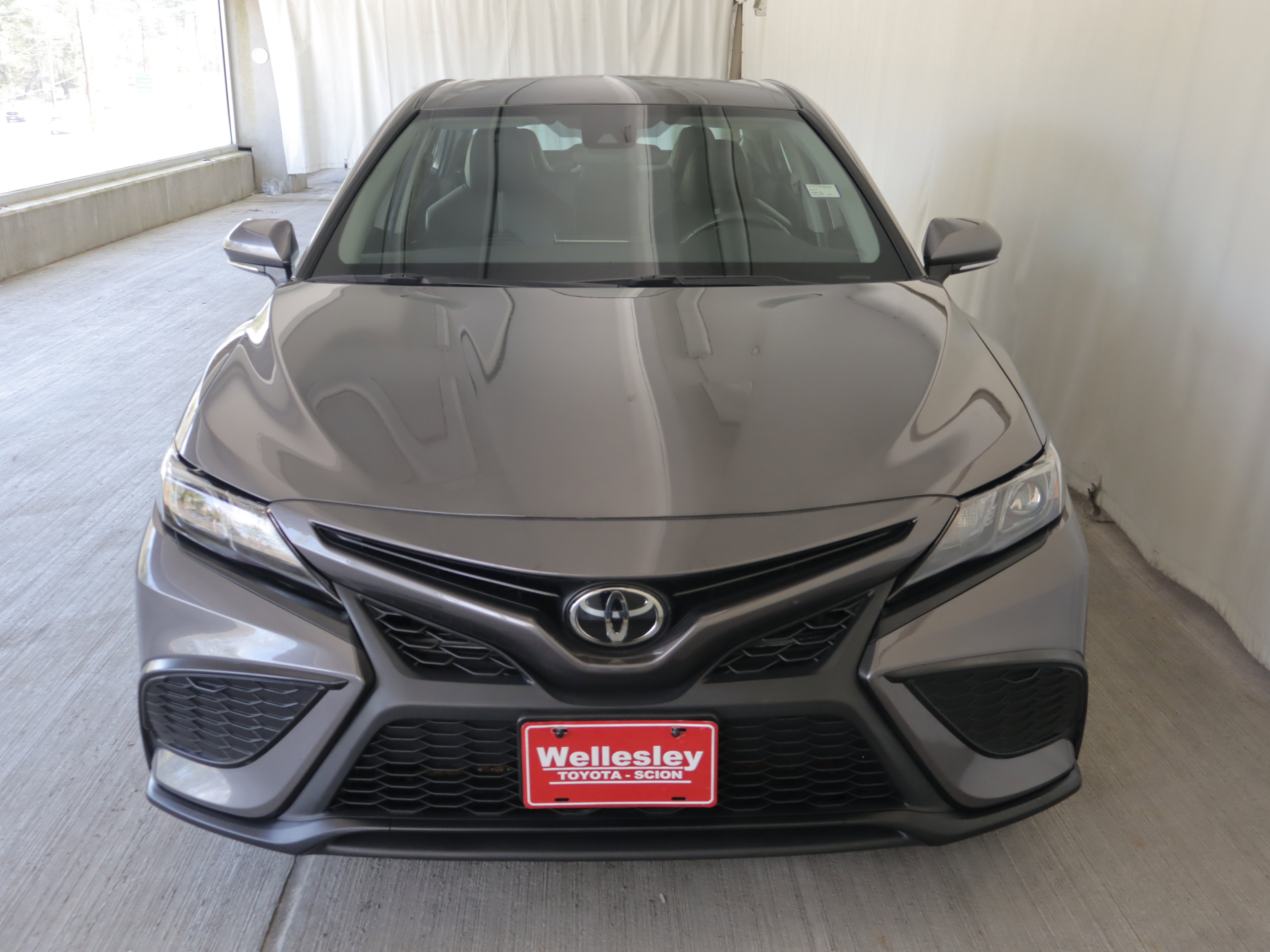 Used 2023 Toyota Camry SE w/ Cold Weather Package AWD/4WD image 3