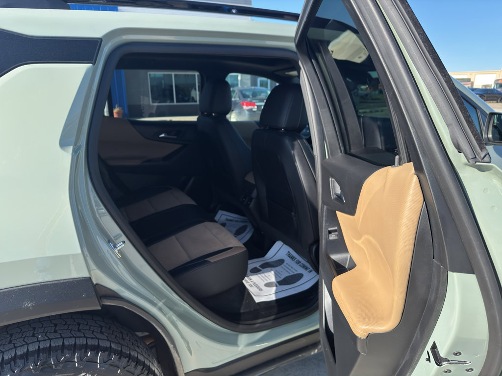 Used 2025 Chevrolet Equinox ACTIV w/ Safety and Technology Package image 19