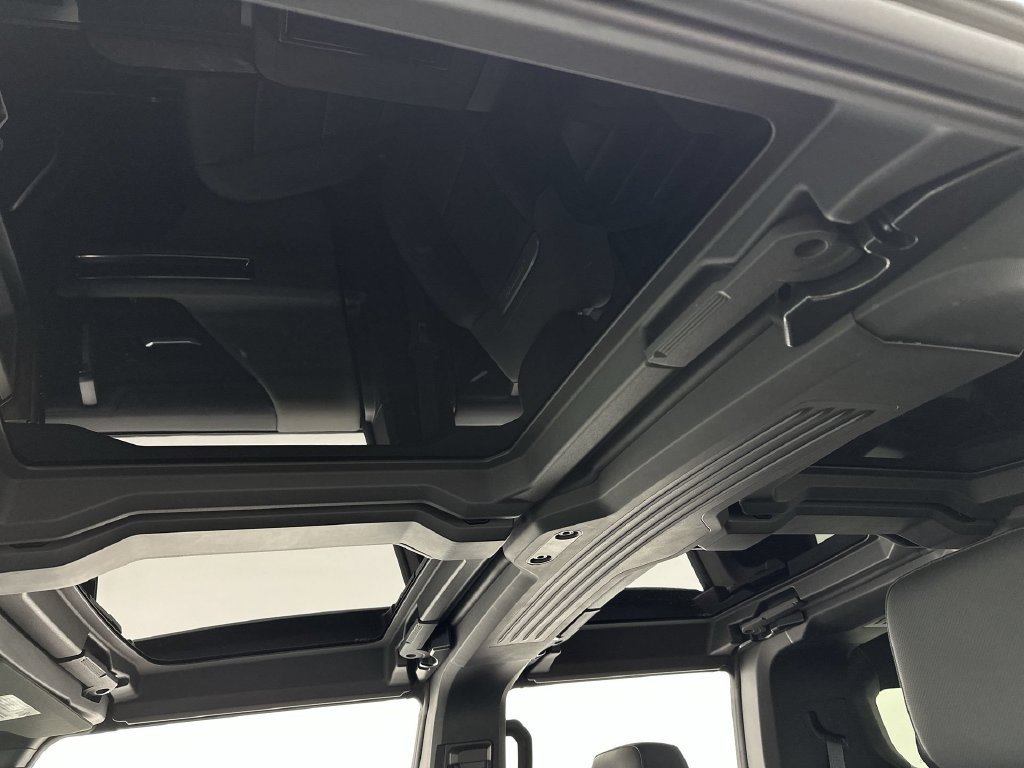 Used 2024 GMC Hummer EV 2X w/ LPO, Illumination Package AWD/4WD image 22