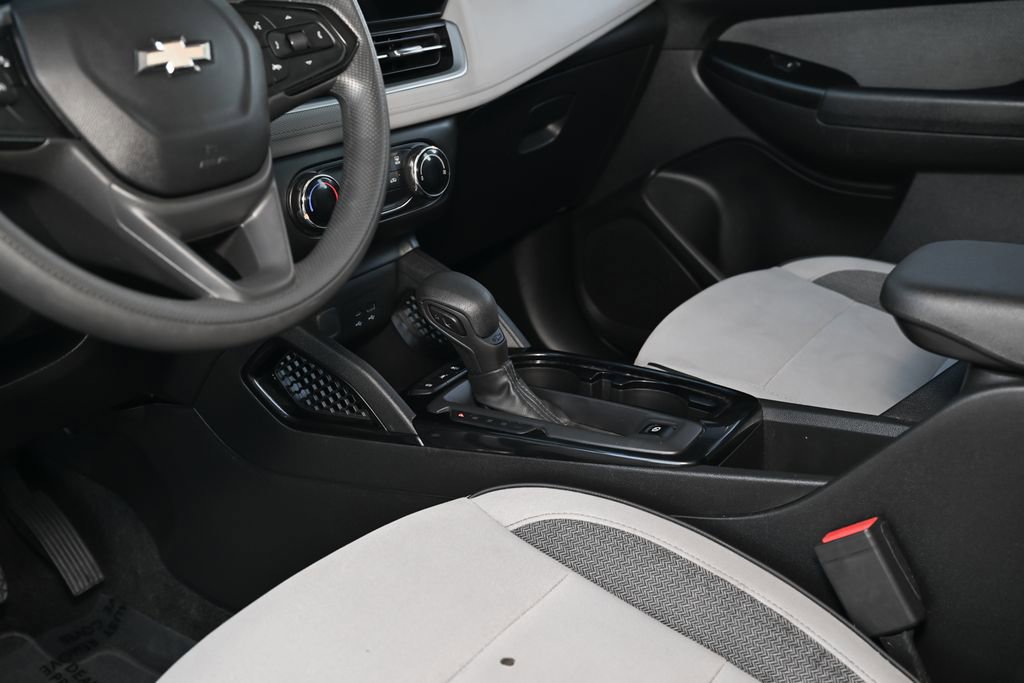 Used 2024 Chevrolet TrailBlazer LS image 32