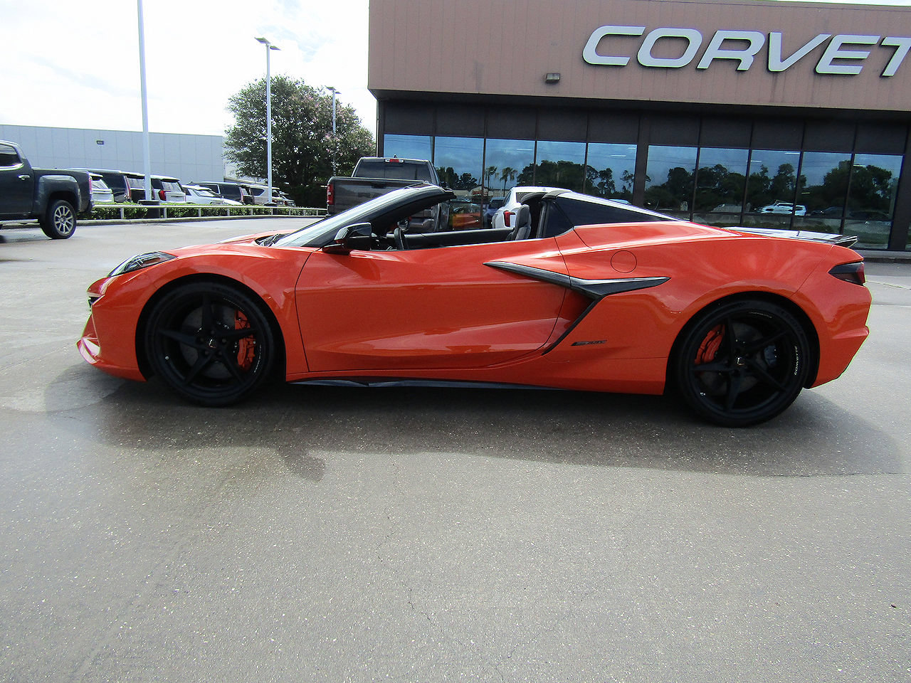 Used 2025 Chevrolet Corvette E-Ray w/ Stealth Interior Trim Package AWD/4WD image 8