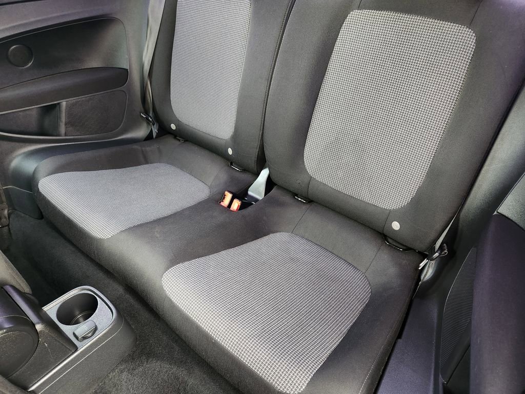 Used 2019 Volkswagen Beetle 2.0T SE FWD image 19