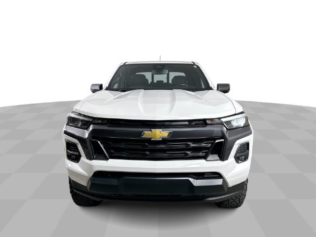 Used 2024 Chevrolet Colorado LT w/ LT Convenience Package III AWD/4WD image 3