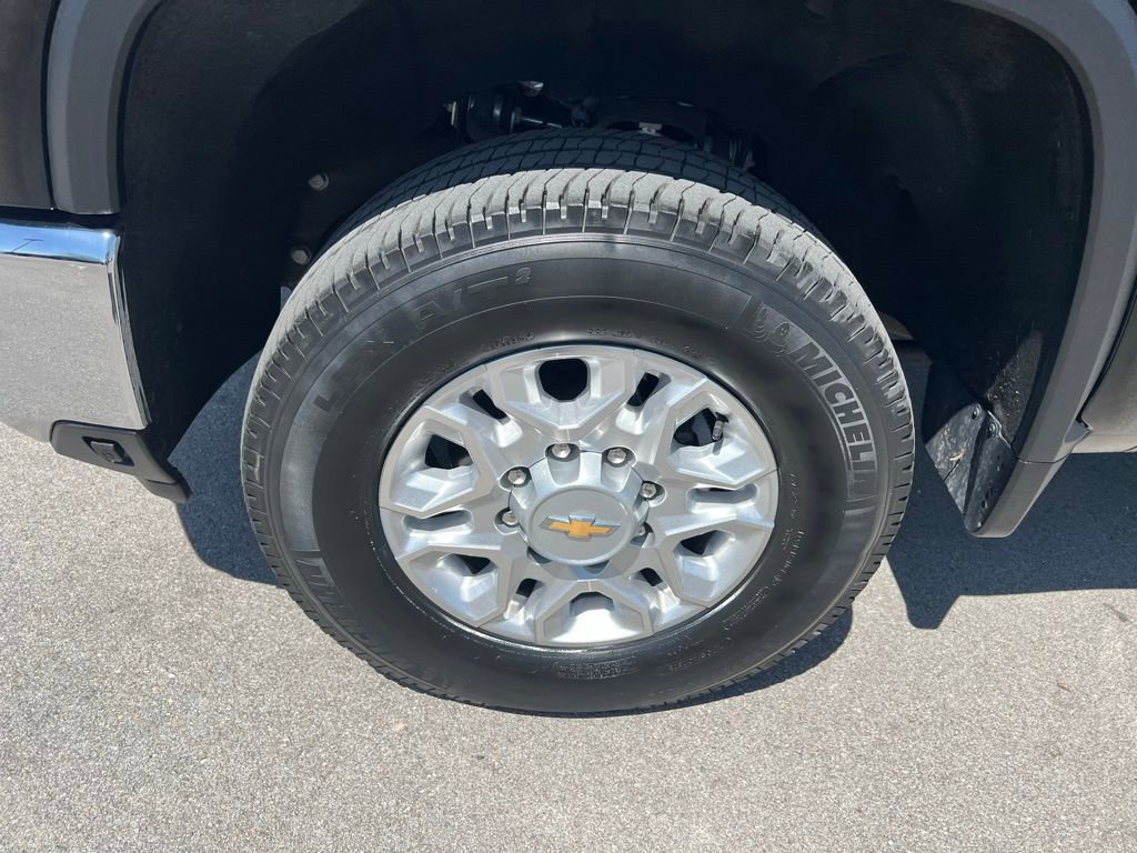 Used 2024 Chevrolet Silverado 2500 LTZ w/ LTZ Premium Package AWD/4WD image 13