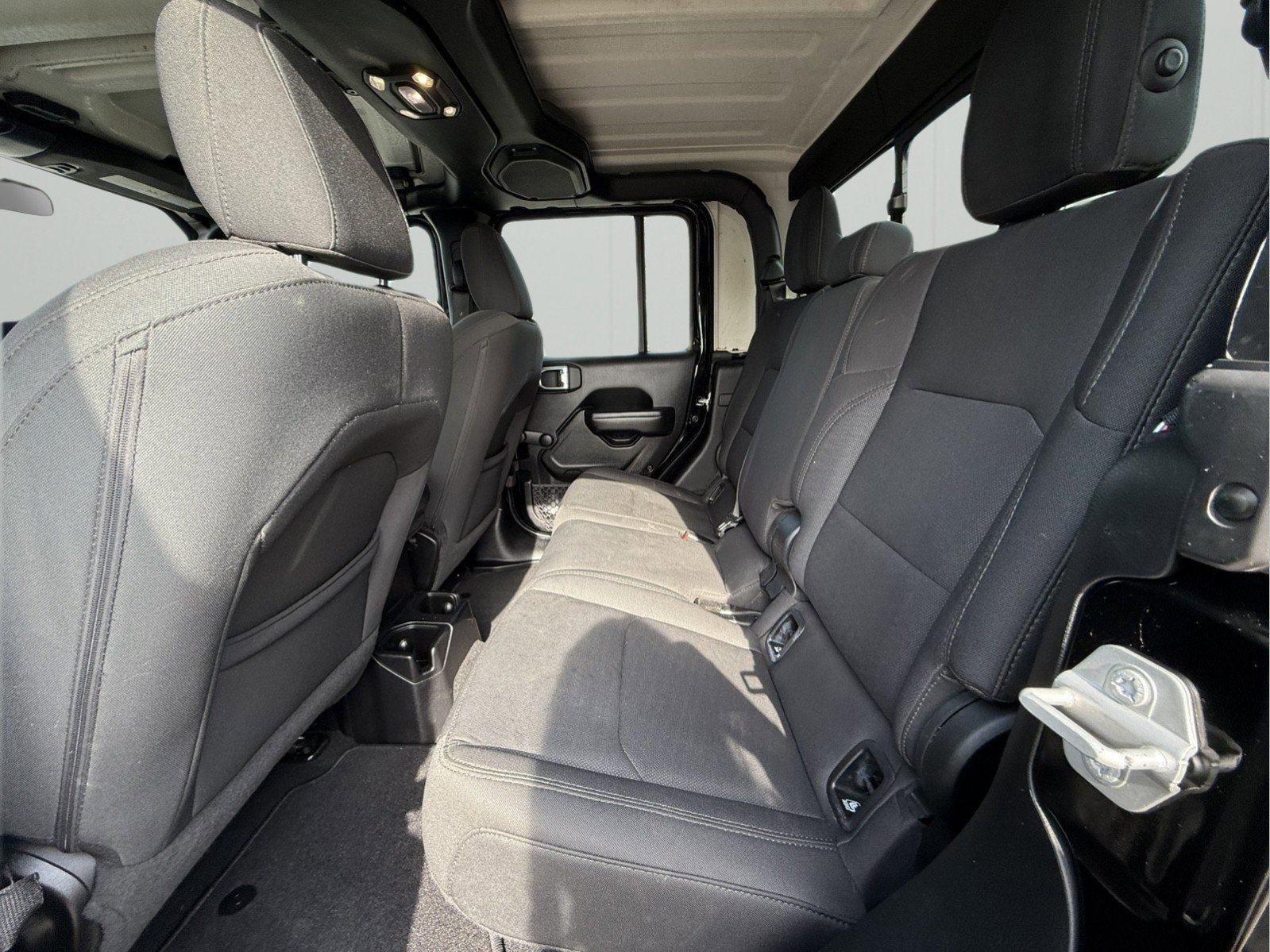 Used 2020 Jeep Gladiator Sport image 8