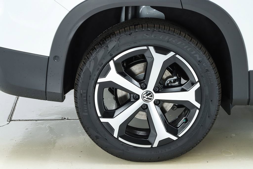 New 2026 Volkswagen Tiguan SE image 13