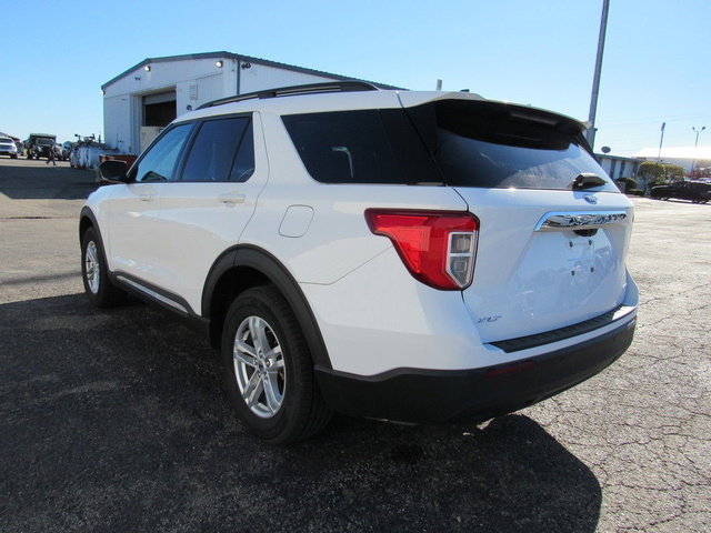 Used 2022 Ford Explorer XLT AWD/4WD image 4