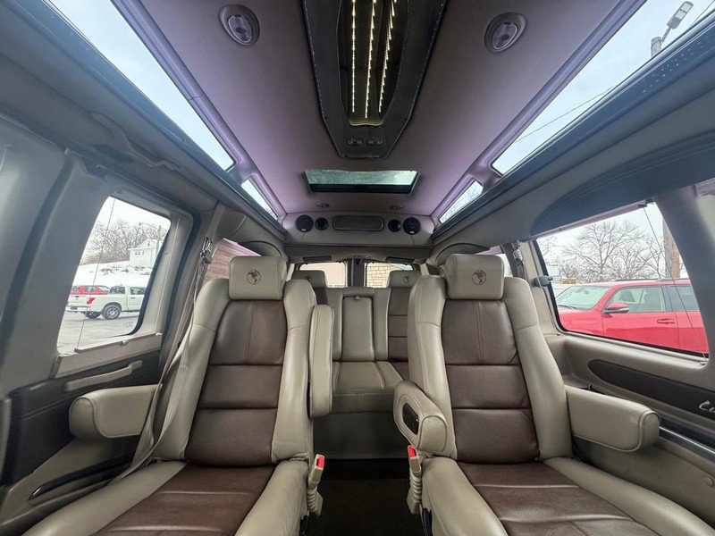 Used 2015 Chevrolet Express 2500 image 17