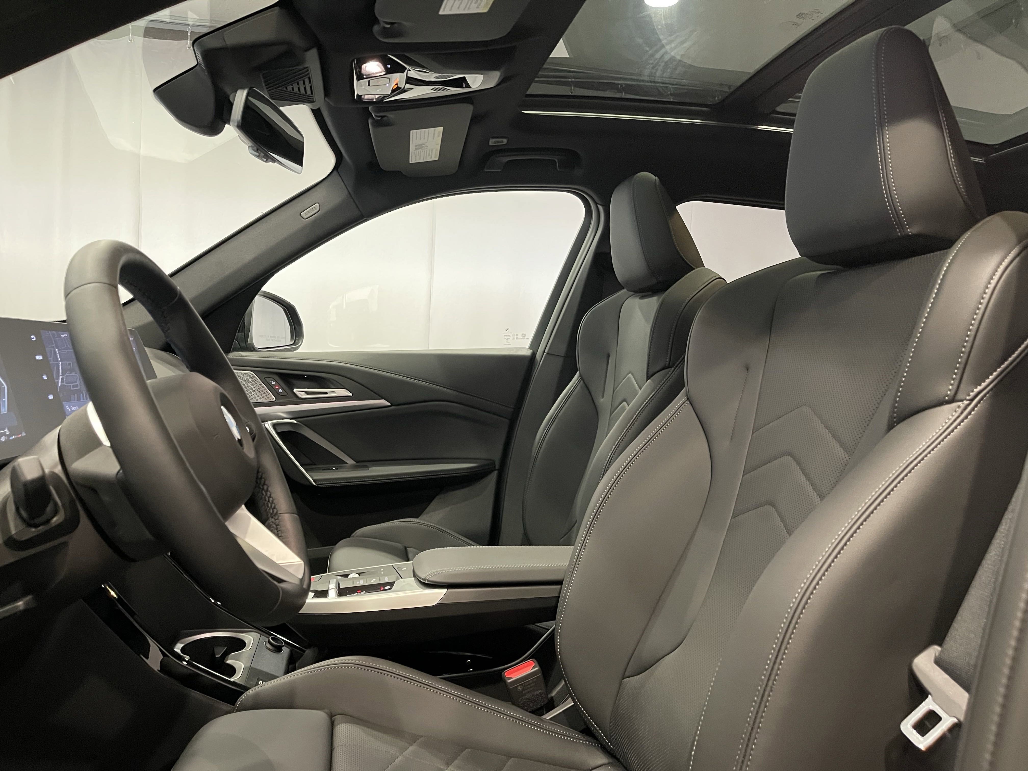 Used 2025 BMW X1 xDrive28i w/ Convenience Package image 8