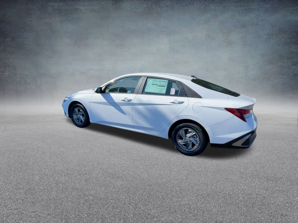 Certified 2025 Hyundai Elantra SE image 16