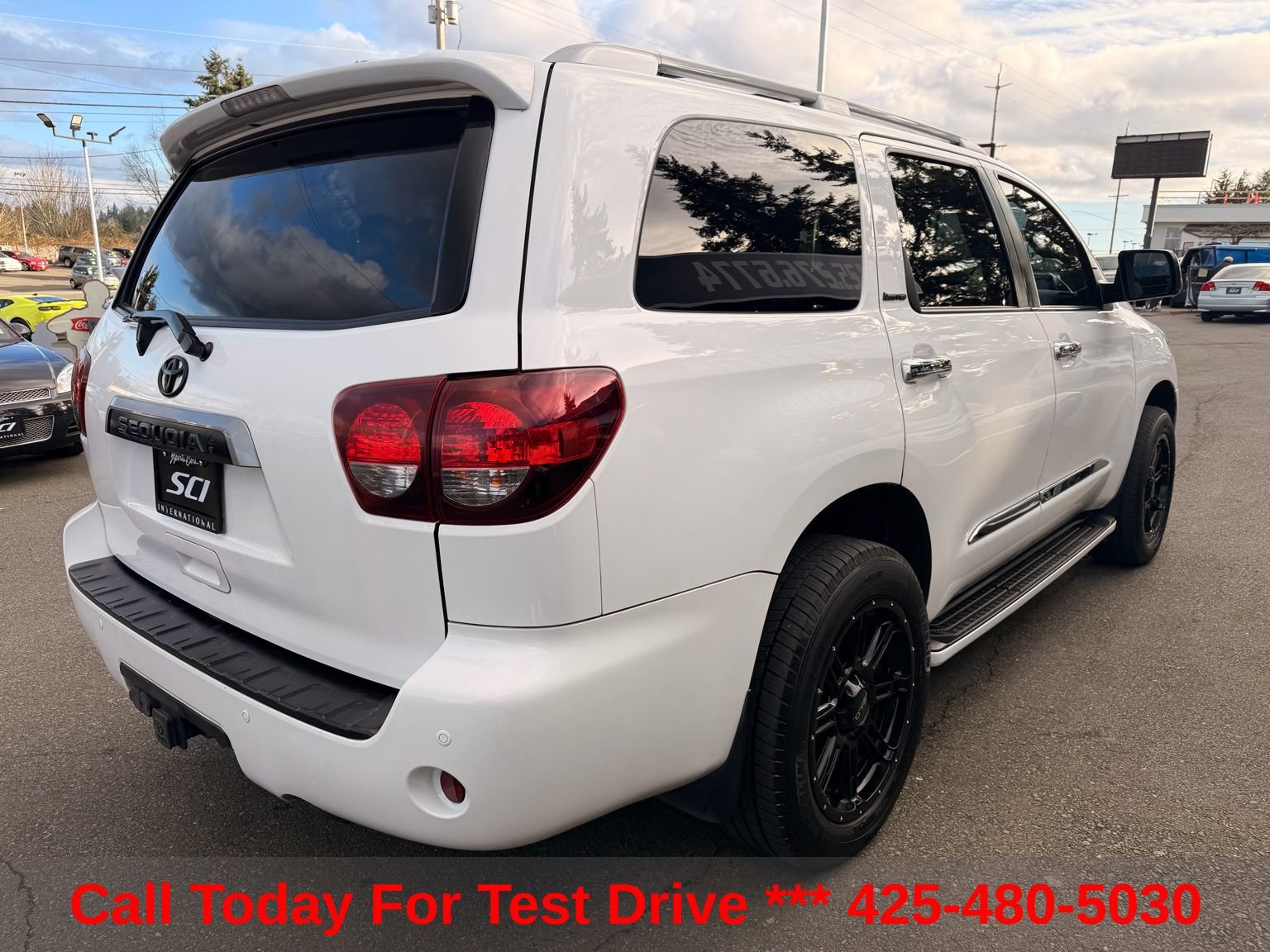 Used 2020 Toyota Sequoia Limited w/ Safety & Convenience Package AWD/4WD image 10