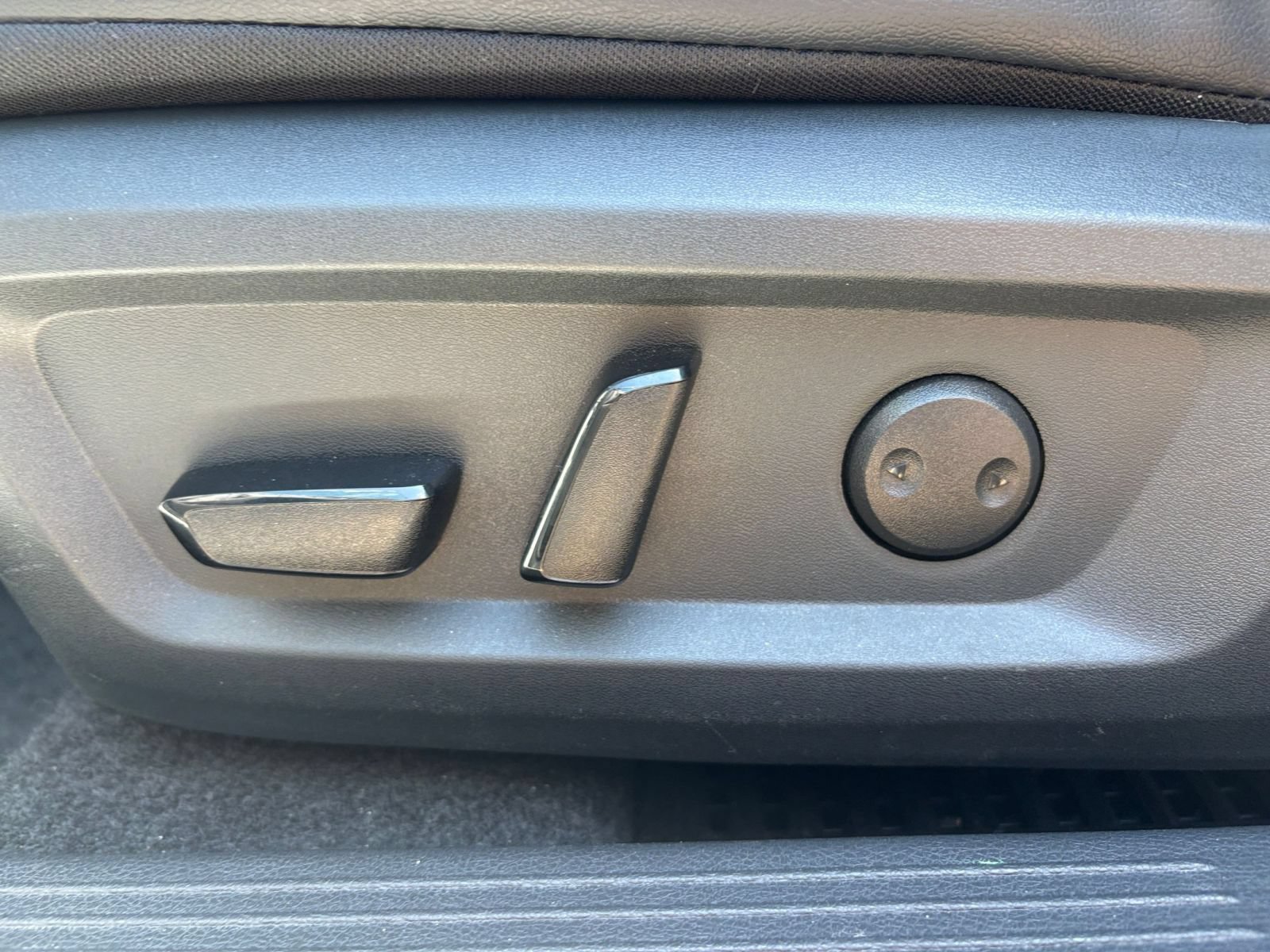 Used 2026 Nissan Rogue SL FWD image 22