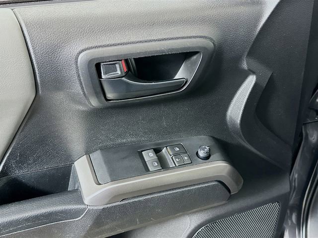 Certified 2022 Toyota Tacoma SR5 image 18