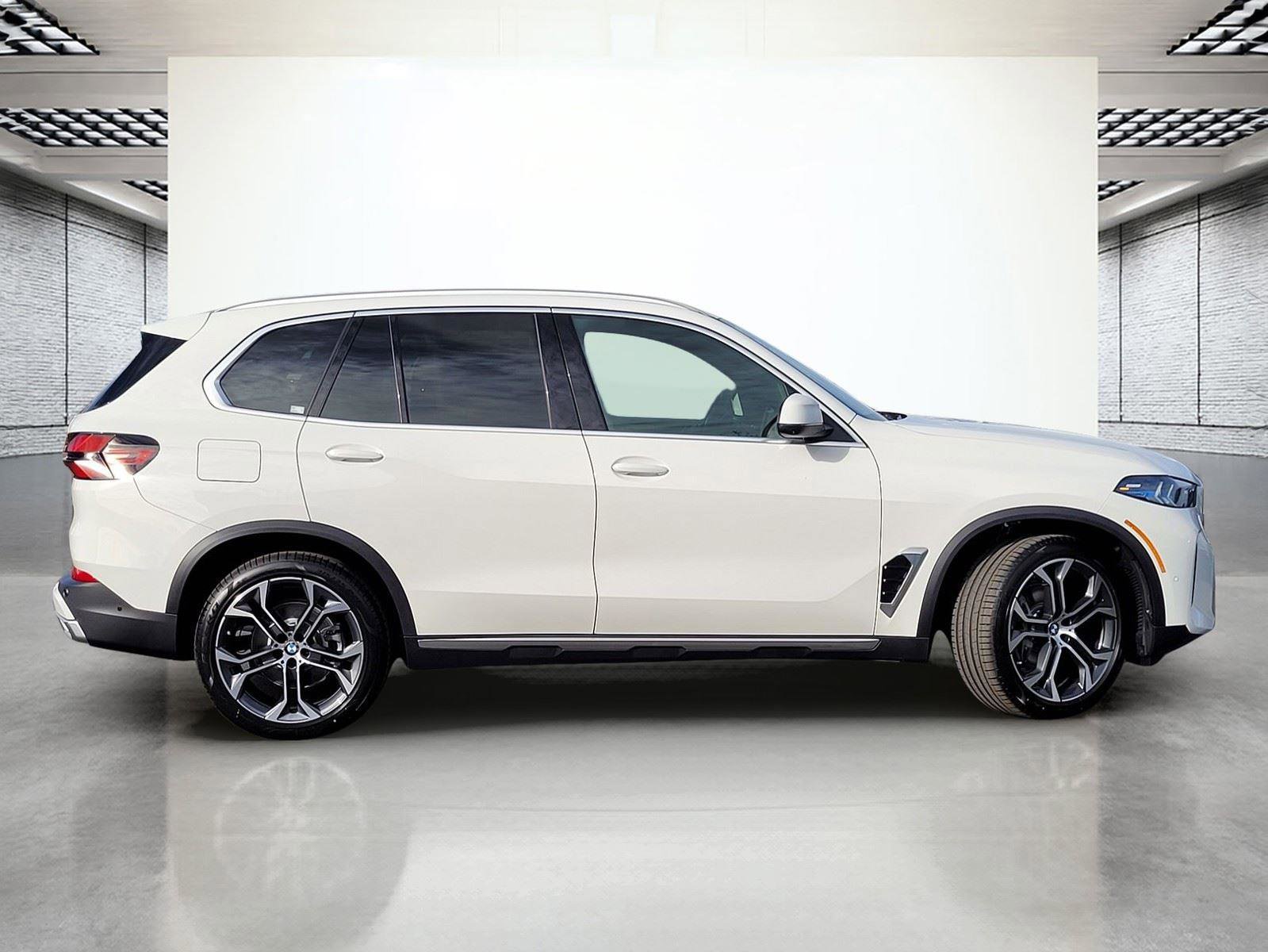 New 2026 BMW X5 xDrive40i w/ Premium Package AWD/4WD image 5