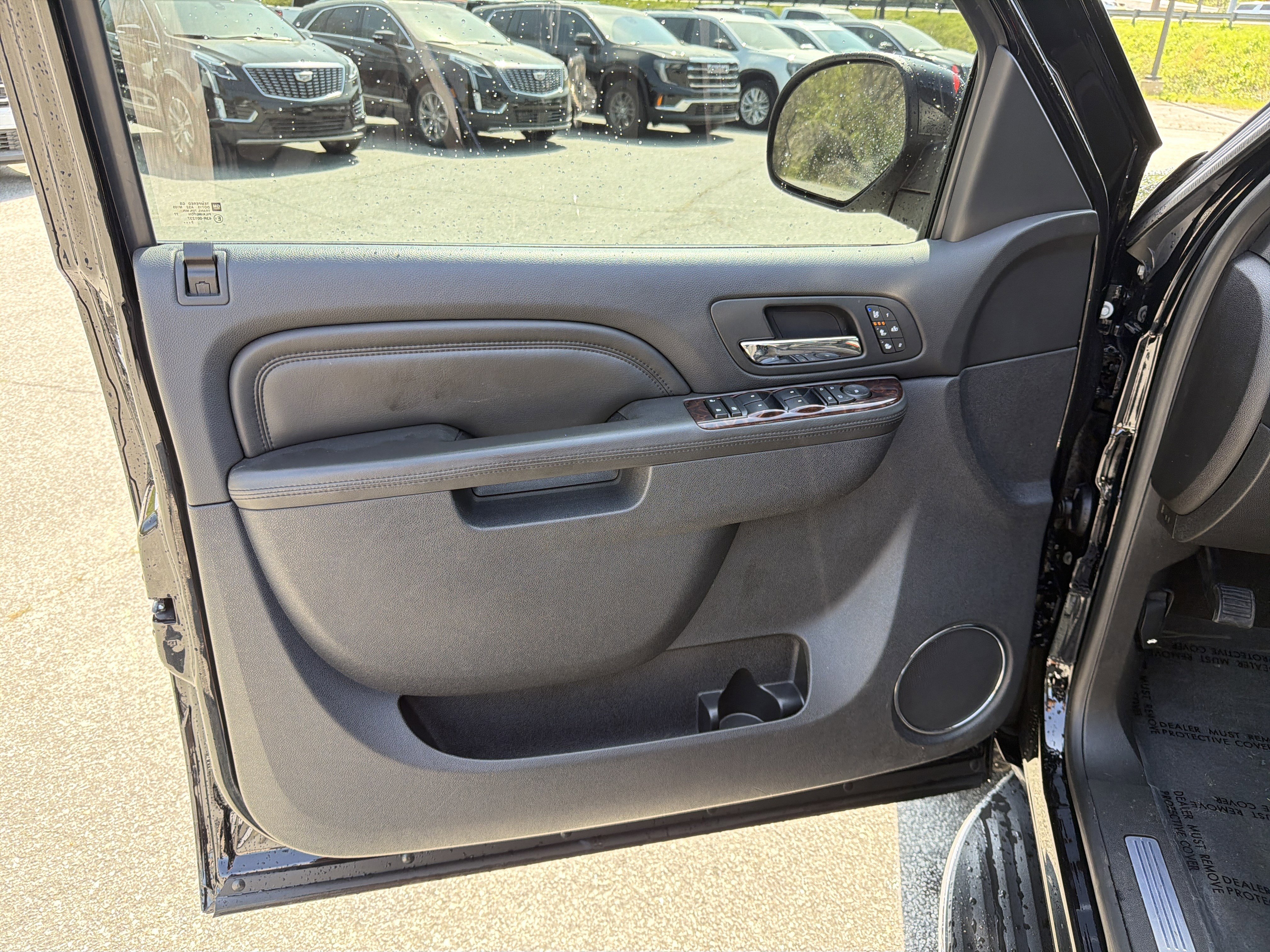 Used 2014 GMC Yukon Denali image 12