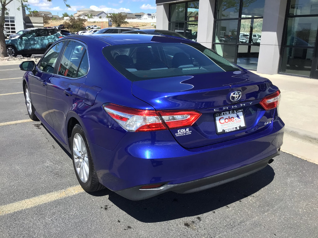 Used 2018 Toyota Camry LE FWD image 4