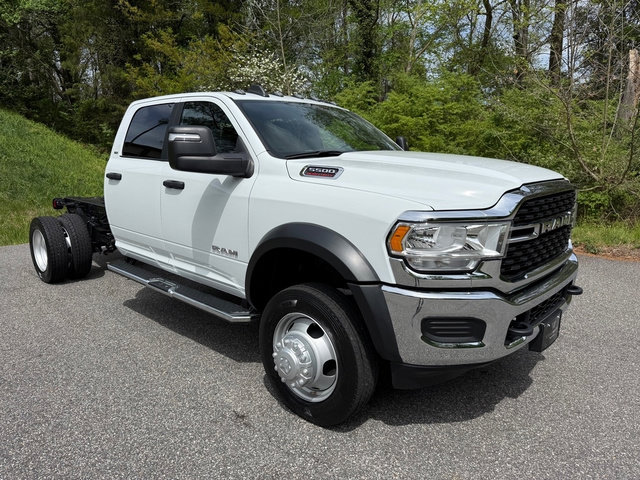 Used 2024 RAM 5500 SLT w/ Quick Order Package 27G SLT image 4