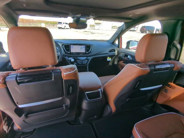 New 2026 Chrysler Pacifica Pinnacle w/ Trailer Tow Group image 18