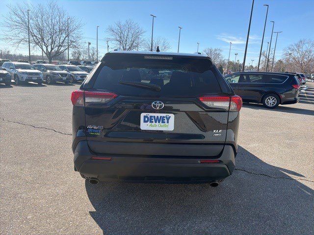 Used 2020 Toyota RAV4 XLE w/ All Weather Liner Package image 4
