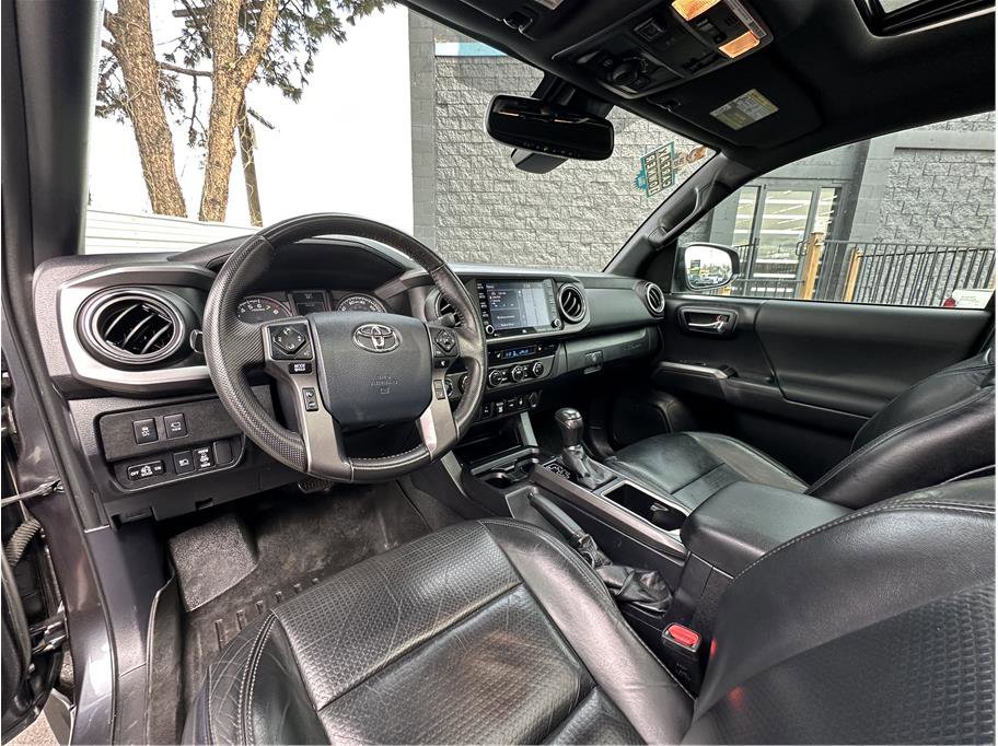 Used 2020 Toyota Tacoma TRD Off-Road w/ TRD Premium Off Road Package image 14