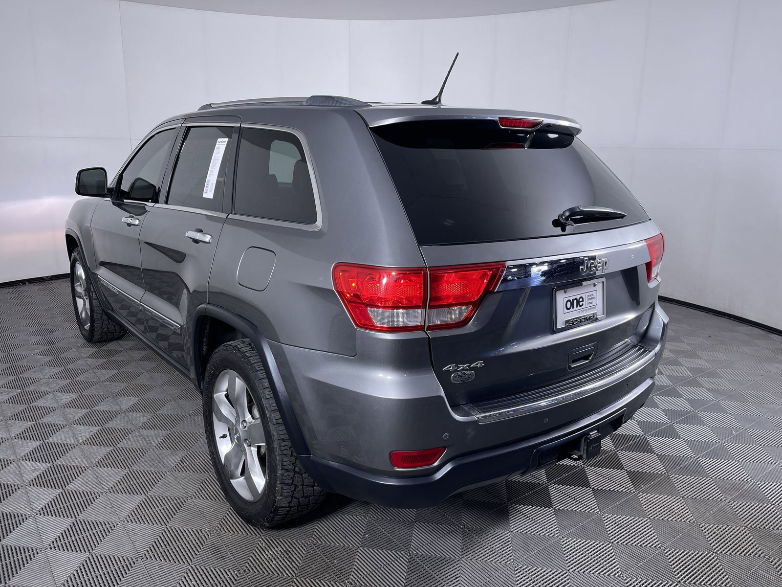 Used 2012 Jeep Grand Cherokee Overland AWD/4WD image 23