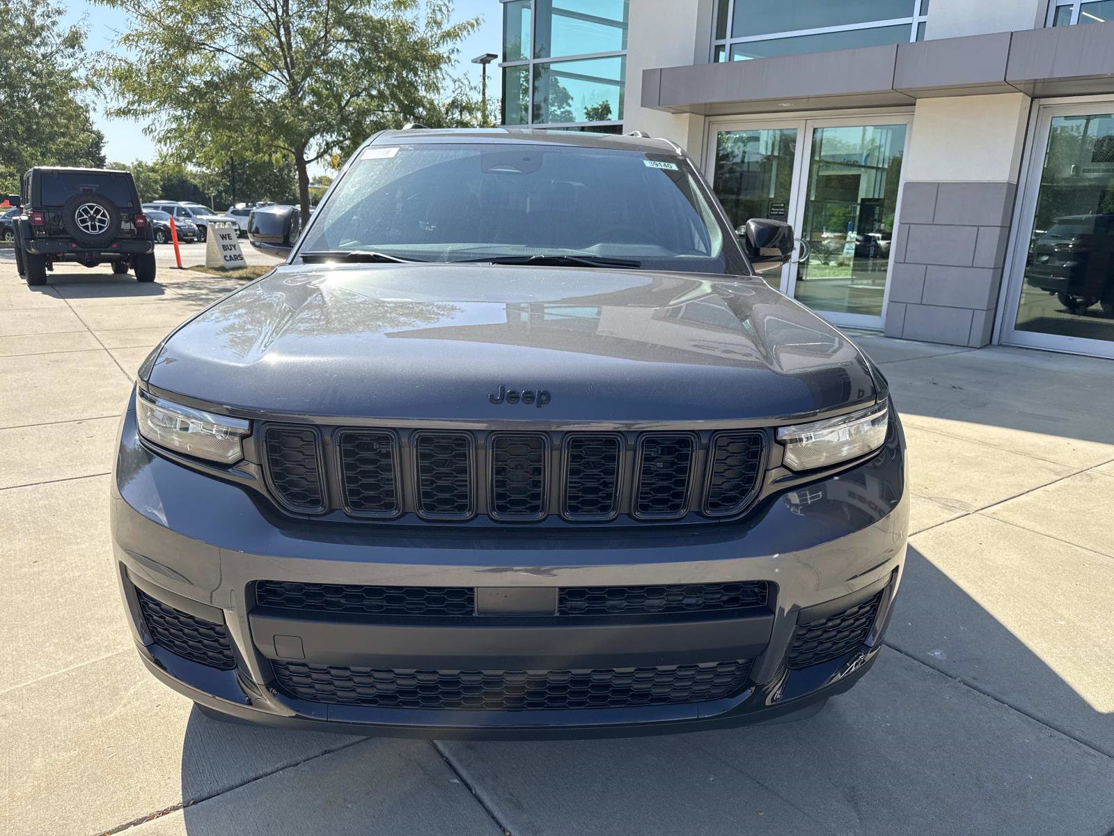 New 2025 Jeep Grand Cherokee L Altitude image 2
