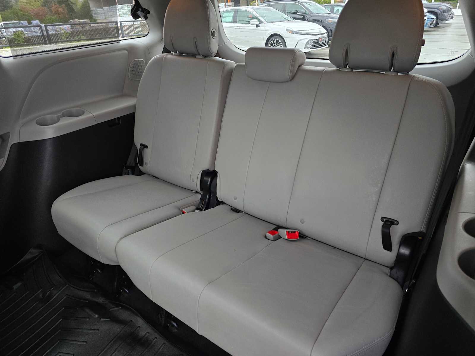 Used 2017 Toyota Sienna Limited Premium AWD/4WD image 18