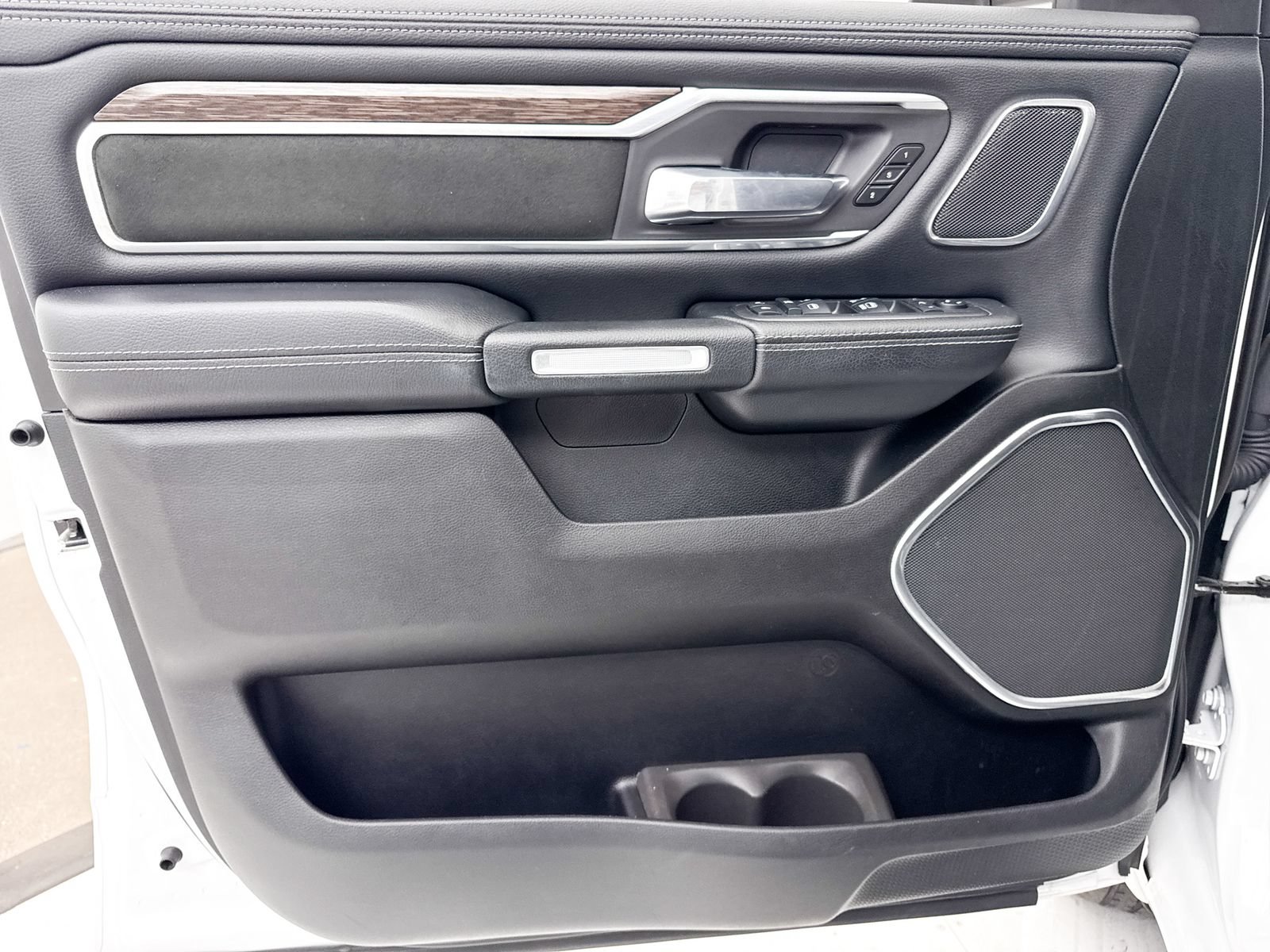 Used 2019 RAM 1500 Laramie AWD/4WD image 27