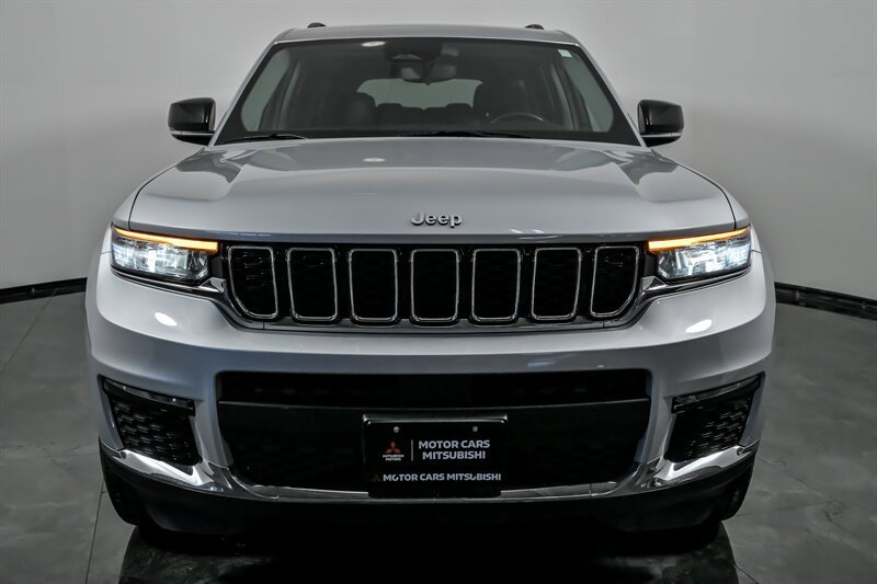 Used 2022 Jeep Grand Cherokee L Limited AWD/4WD image 4