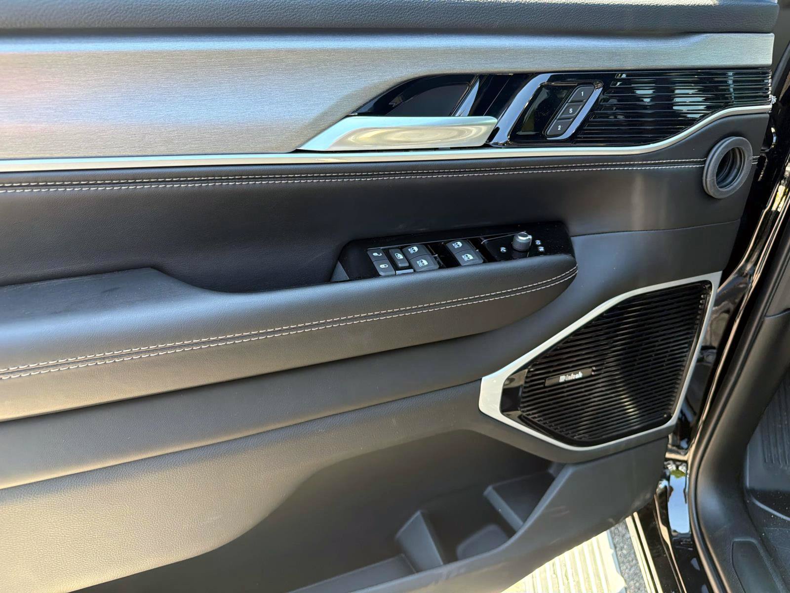 New 2026 Jeep Grand Wagoneer Limited AWD/4WD image 12