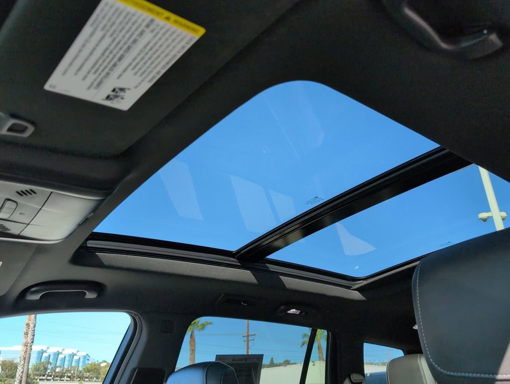 Used 2025 Cadillac XT6 Luxury image 7