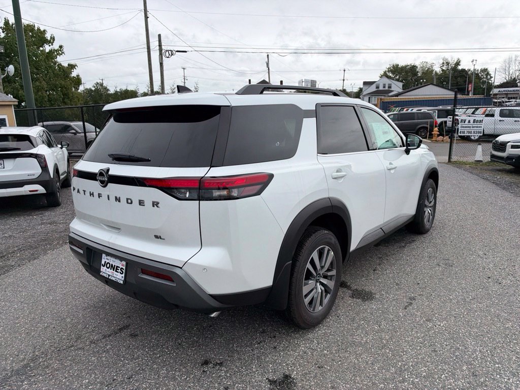 New 2026 Nissan Pathfinder SL FWD image 5