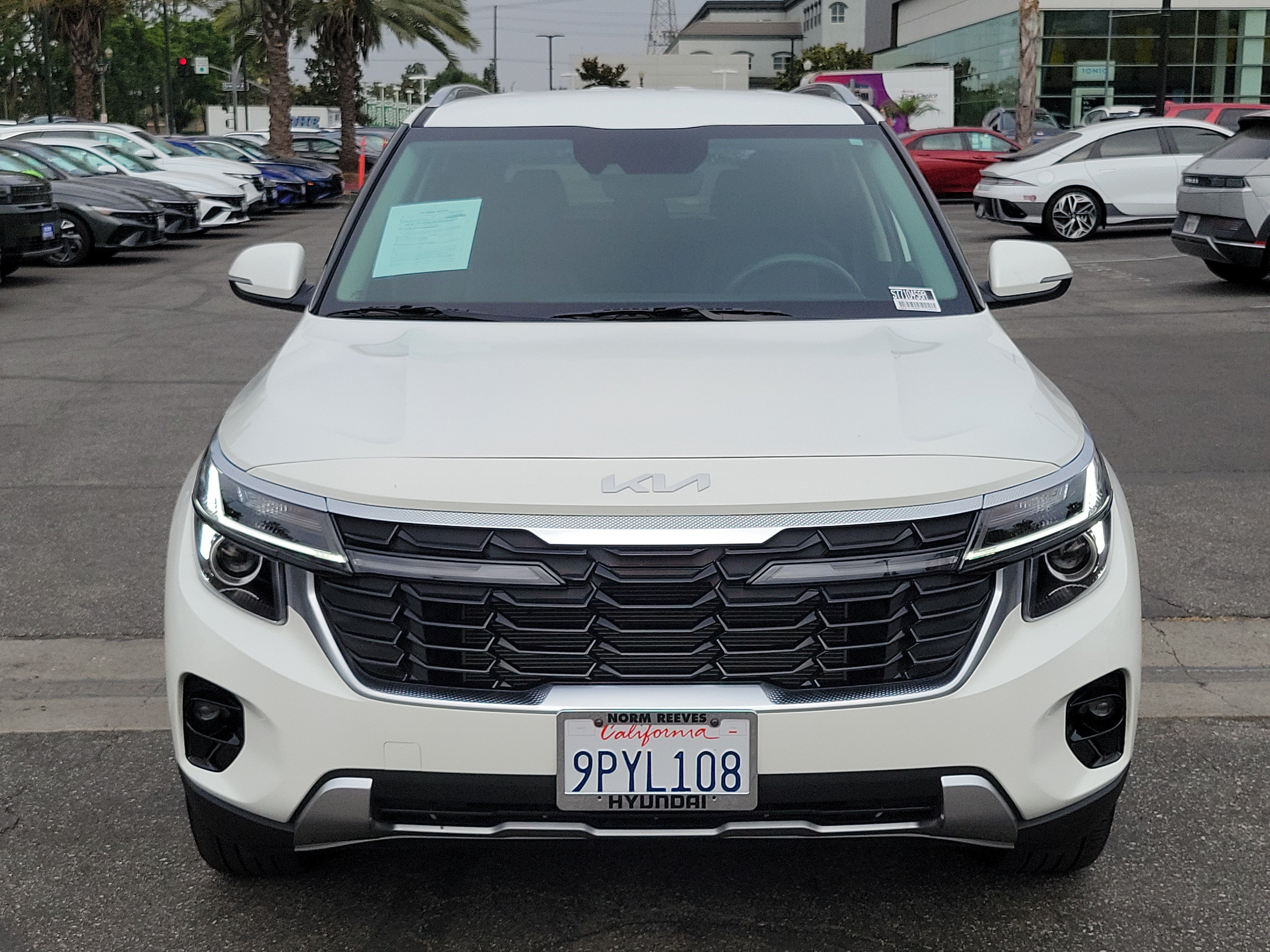 Used 2025 Kia Seltos EX FWD image 25