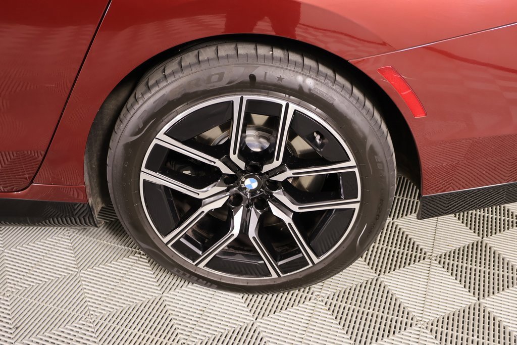 Used 2024 BMW 760i xDrive image 21
