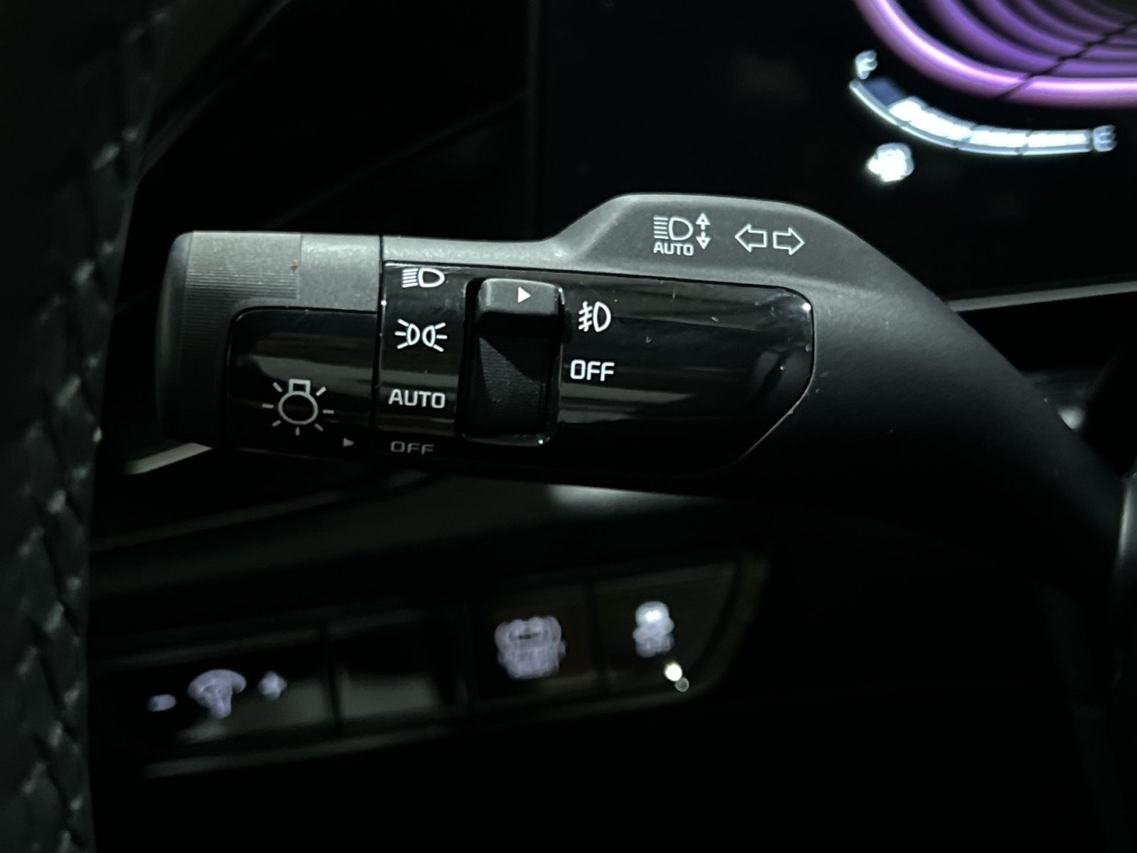 Used 2024 Kia Niro EX Touring FWD image 26