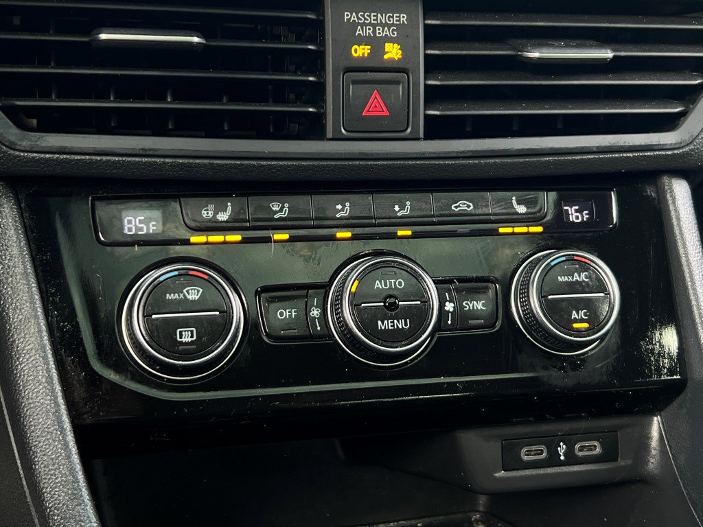 Used 2021 Volkswagen Jetta SE w/ SE Cold Weather Package image 22