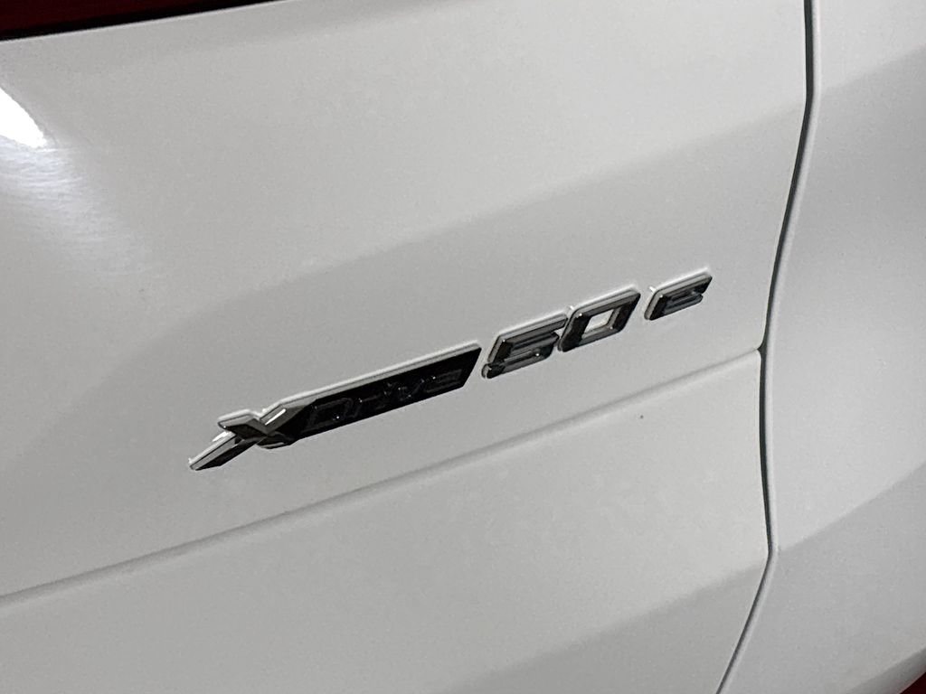 Used 2025 BMW X5 xDrive50e AWD/4WD image 25