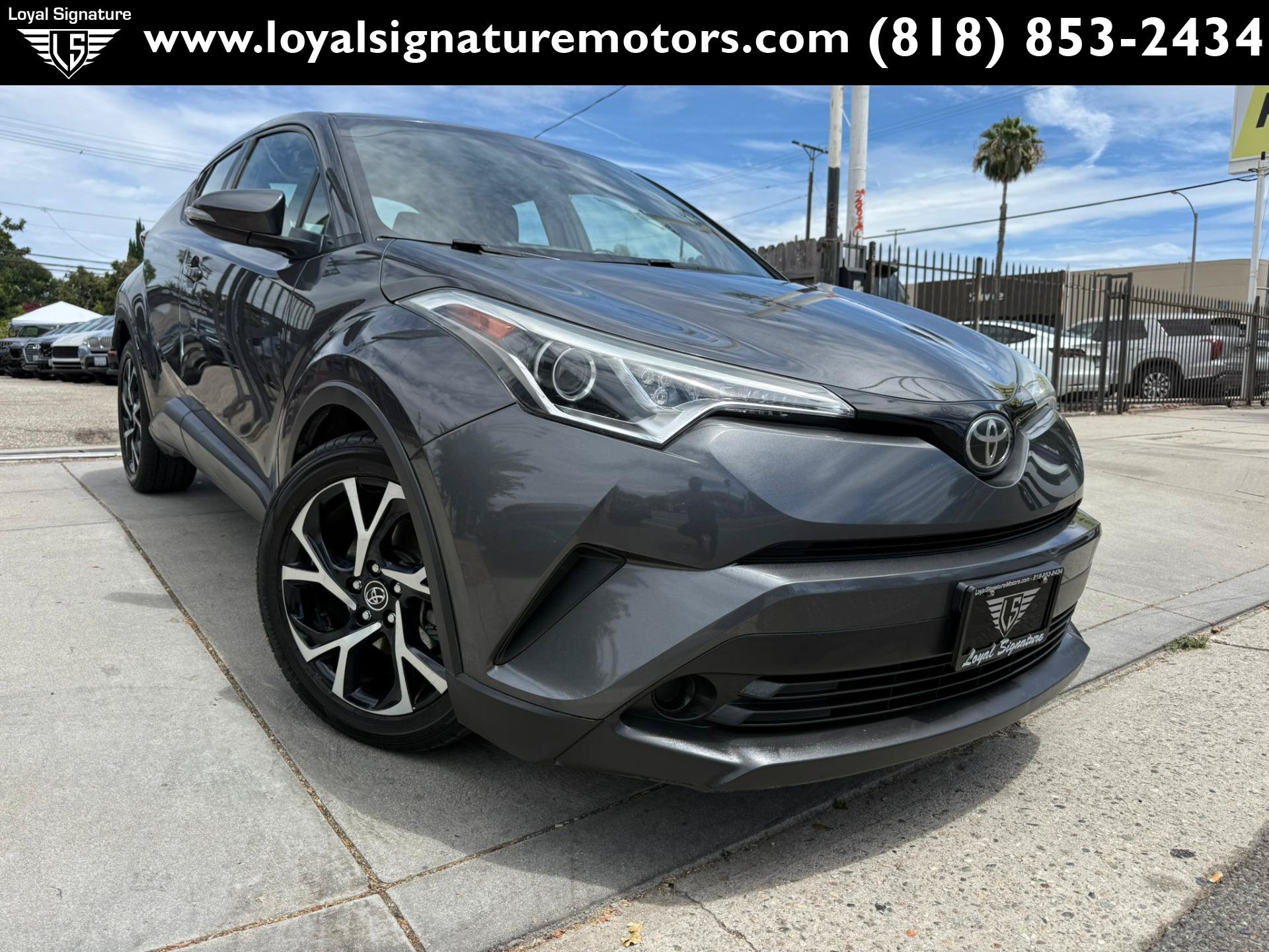 Used 2018 Toyota C-HR XLE FWD image 1