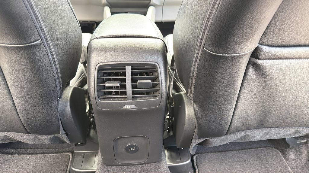 Used 2023 Ford Escape Platinum w/ Premium Technology Package AWD/4WD image 32
