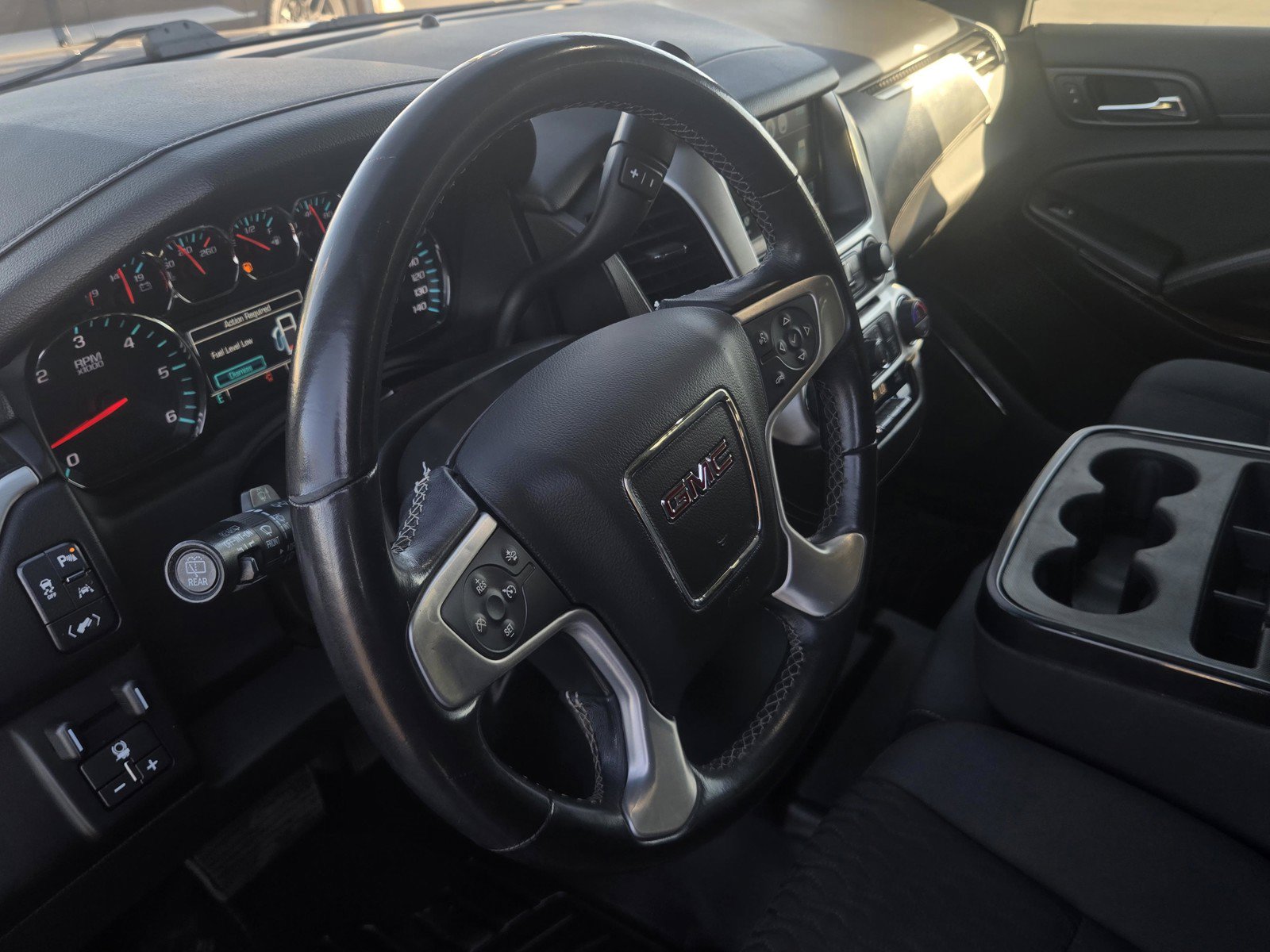 Used 2020 GMC Yukon XL SLE w/ SLE Value Package RWD image 14