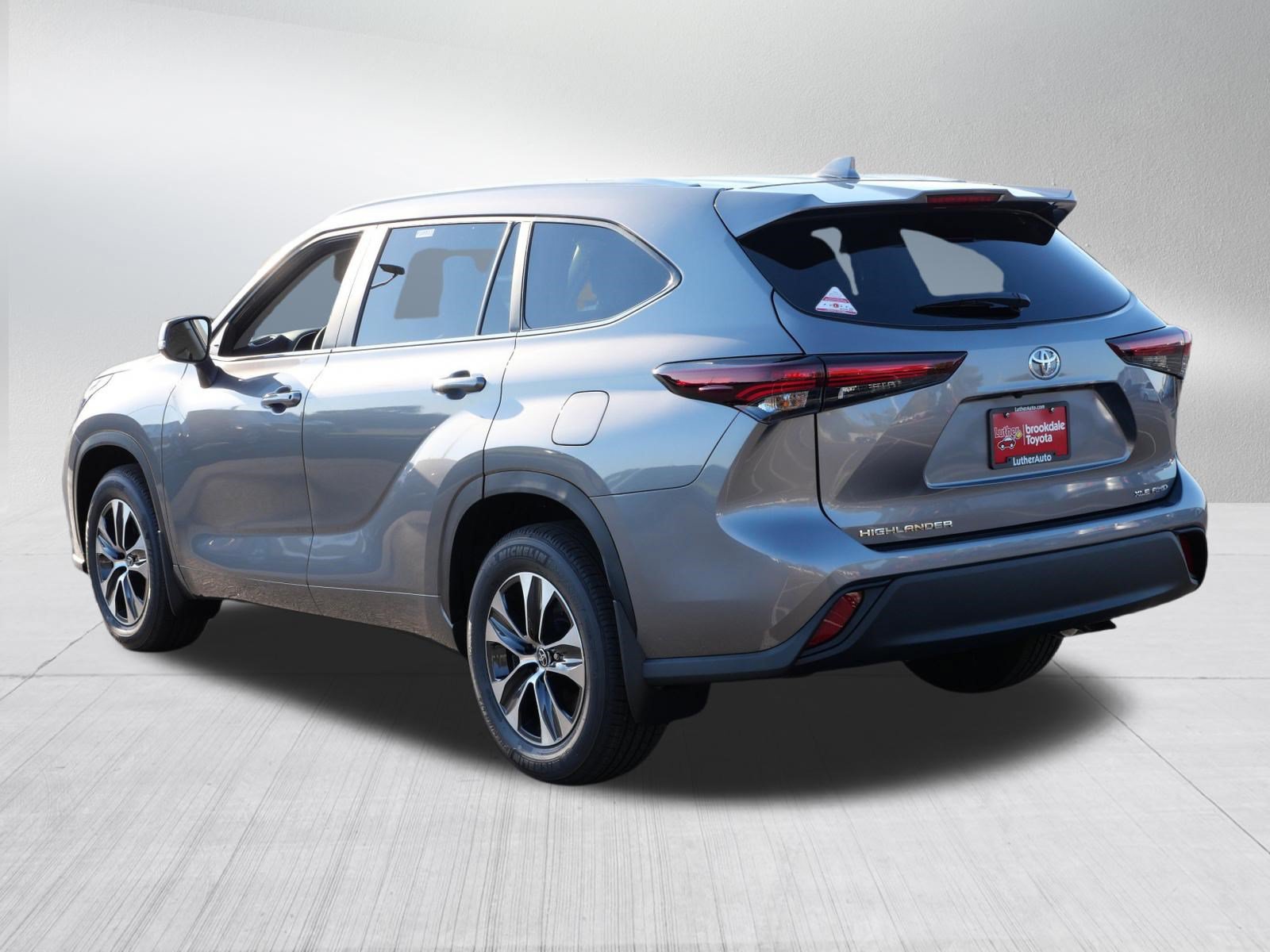 Certified 2026 Toyota Highlander XLE AWD/4WD image 5
