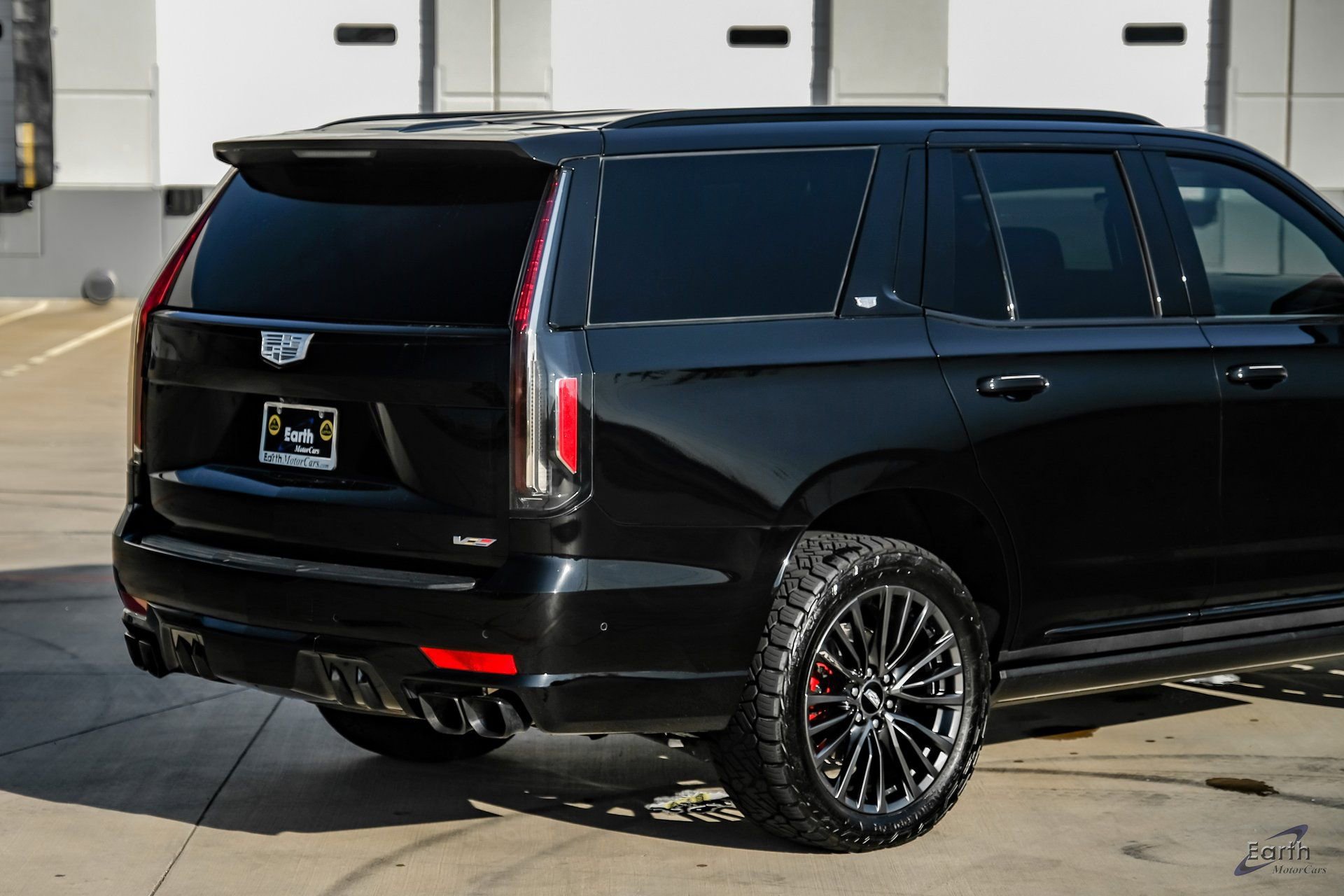 Used 2023 Cadillac Escalade V AWD/4WD image 16