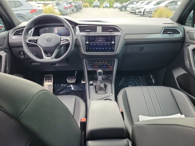 Certified 2023 Volkswagen Tiguan SE R-Line FWD image 12