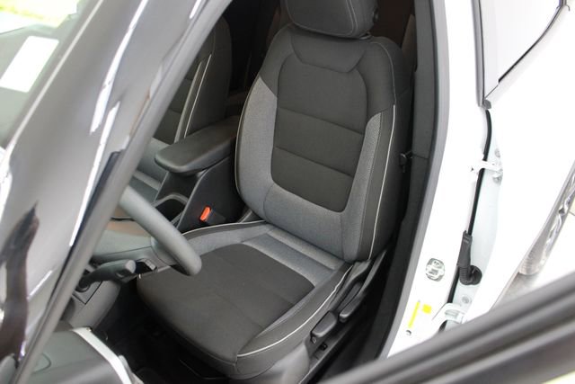 Used 2025 Chevrolet TrailBlazer LT w/ Driver Confidence Package image 27