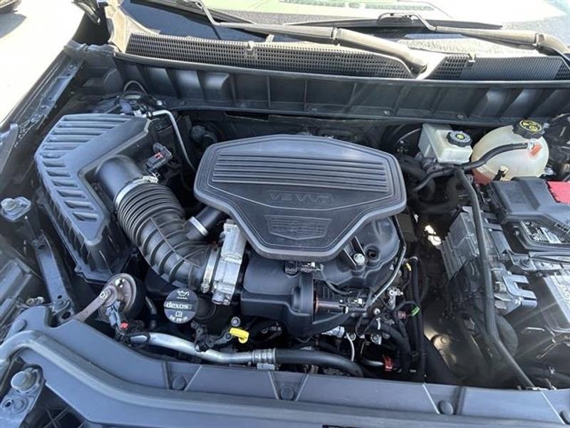 Used 2017 Cadillac XT5 Luxury w/ Driver Awareness Package image 26