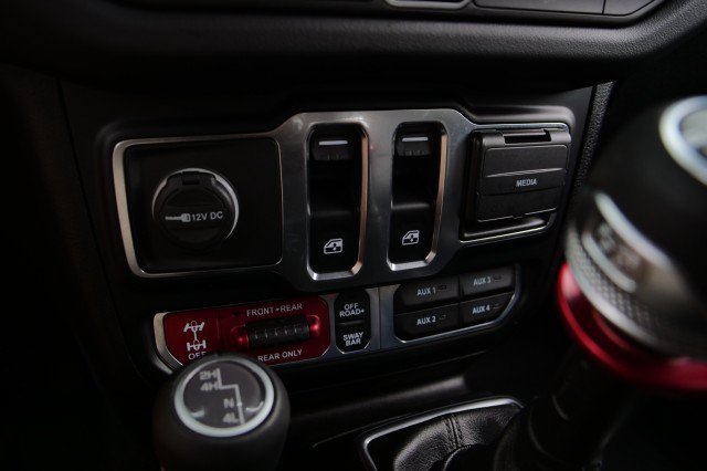 Used 2024 Jeep Wrangler Rubicon AWD/4WD image 23