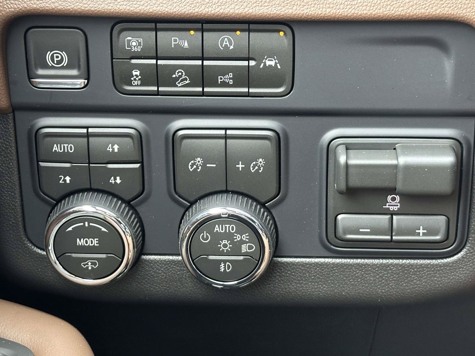 New 2026 Chevrolet Suburban High Country AWD/4WD image 17