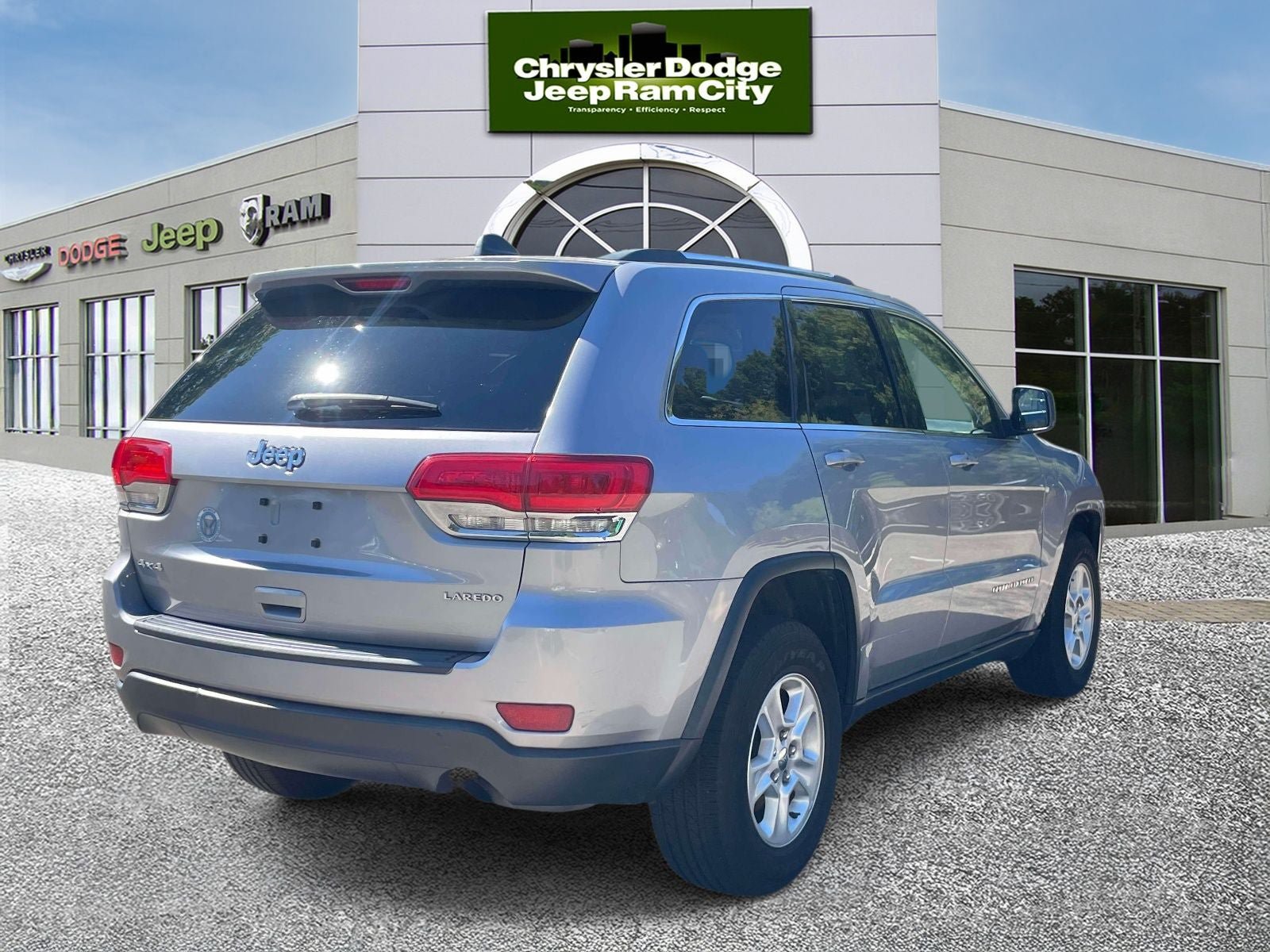 Used 2014 Jeep Grand Cherokee Laredo w/ Quick Order Package 23E AWD/4WD image 5